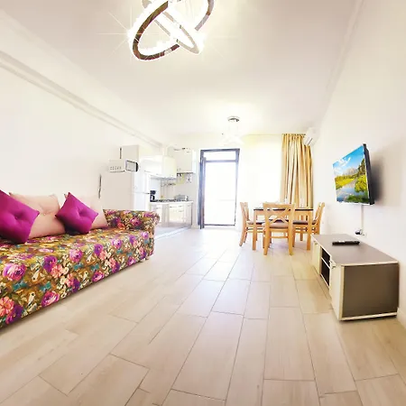 Lotus 7 Silver 公寓