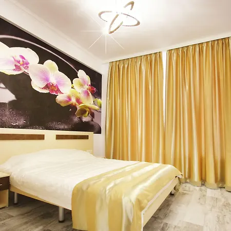 Lotus 7 Silver Apartment *
