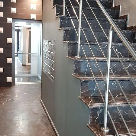 Lotus 7 Silver Apartment Mamaia