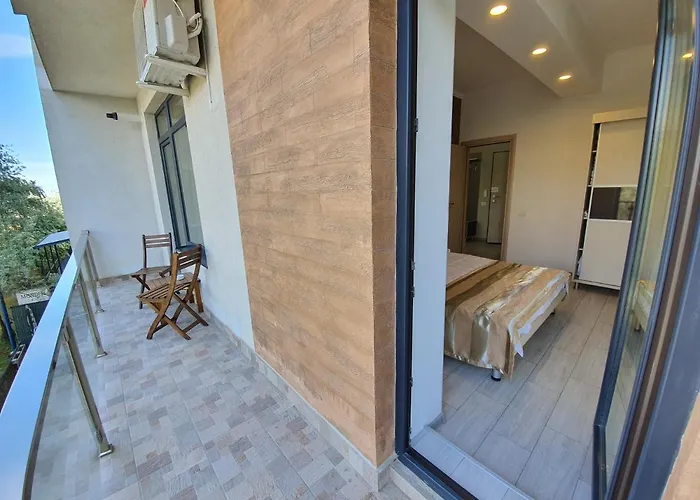 Lotus 7 Silver דירה מאמאיה