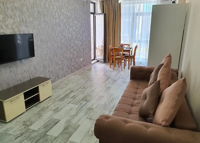 Lotus 7 Silver דירה