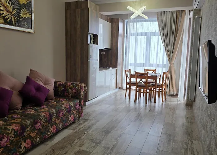 Lotus 7 Silver דירה מאמאיה