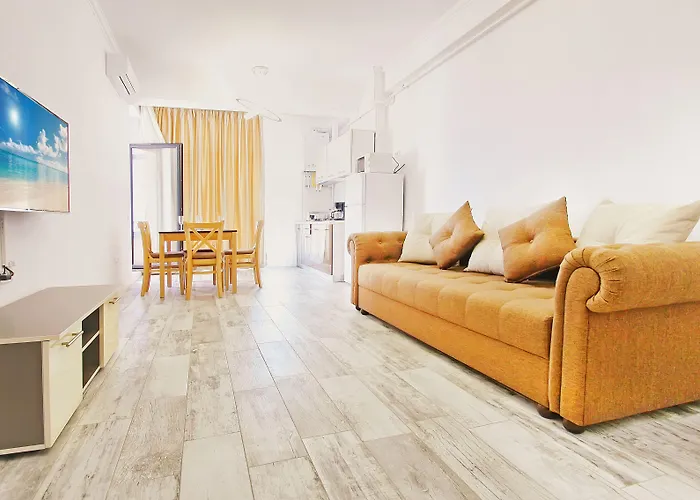 Lotus 7 Silver דירה *